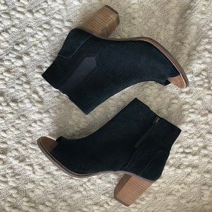 TOMS Black Peep Toe Booties -- Size W7